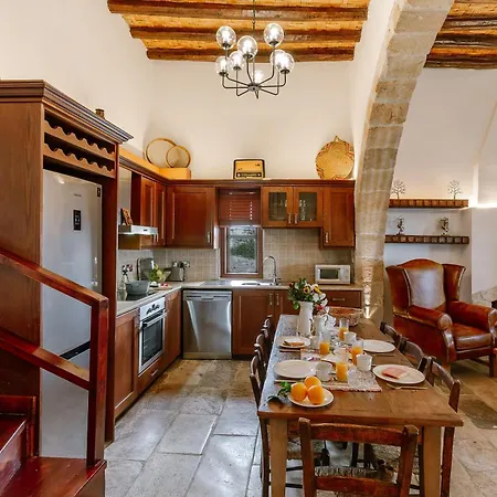 Iliada's Traditional Stone House * Pafos