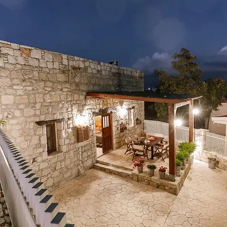 Tatil Evi Iliada's Traditional Stone House