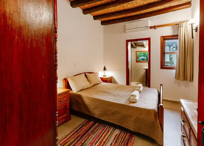 Iliada Traditional Stone House With Private Pool, パ フォス