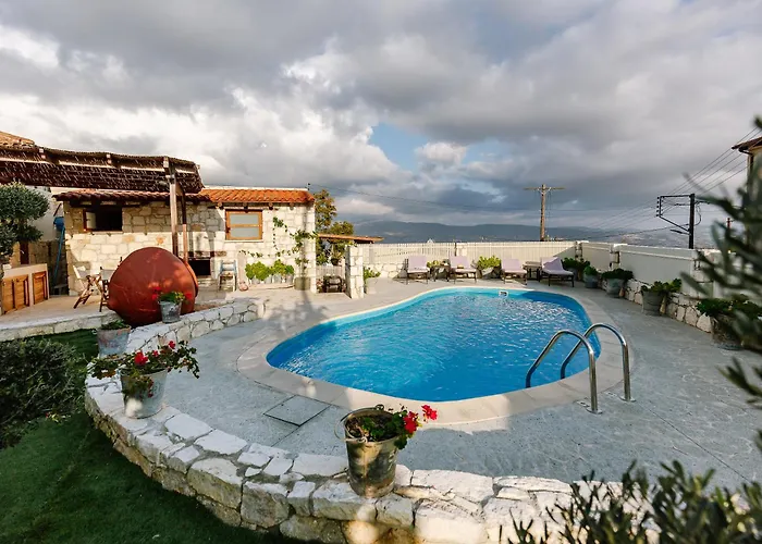 Semesterbostad Iliada Traditional Stone House With Private Pool,