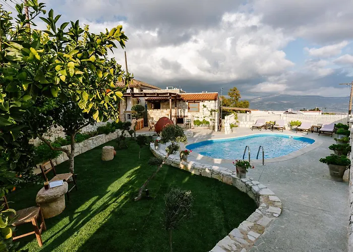 Iliada Traditional Stone House With Private Pool, パ フォス