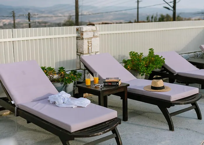 Сasa de vacaciones Iliada Traditional Stone House With Private Pool, *