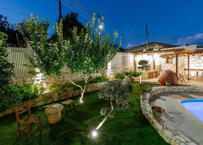 Iliada Traditional Stone House With Private Pool, Сasa de vacaciones Paphos