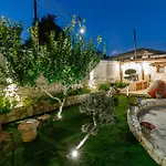 Iliada Traditional Stone House With Private Pool, Дом отдыха Пафос